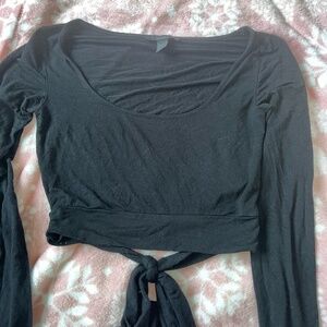 Forever 21 Black Long sleeve shirt with tie in back